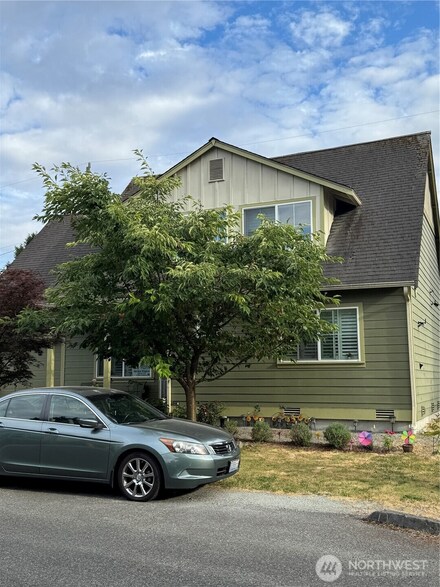 5001 S 122nd Ln, Tukwila, WA 98178