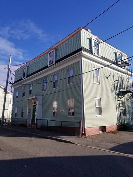 2 Pollard St, Lowell, MA 01852