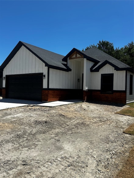 205 W Elm St, Whitewright, TX 75491