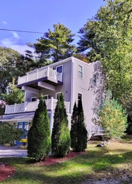 6 Grove St, Windham, NH 03087