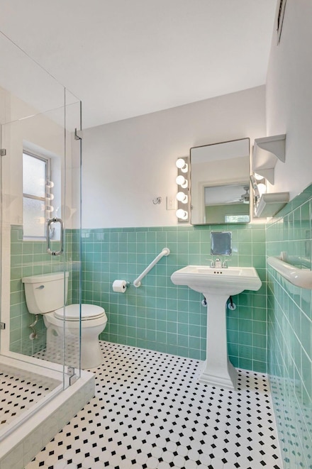124 Sandal Ln, Riviera Beach, FL 33404