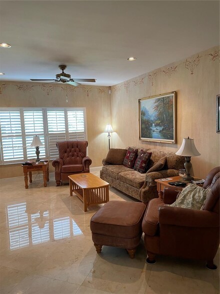 4607 SW 12th Place, Deerfield Beach, FL 33442