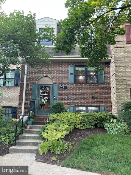 5 Theo Ln, Towson, MD 21204