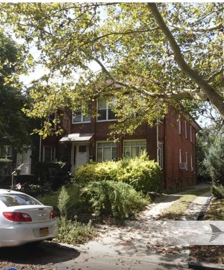 1454 E 28th St, Brooklyn, NY 11210