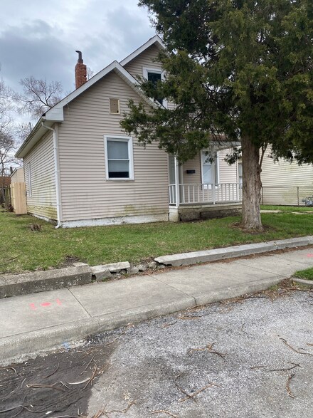 1017 Saint Peter St, Indianapolis, IN 46203