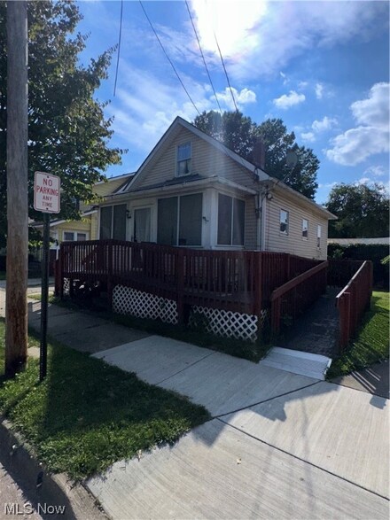 2330 15th St SW, Akron, OH 44314