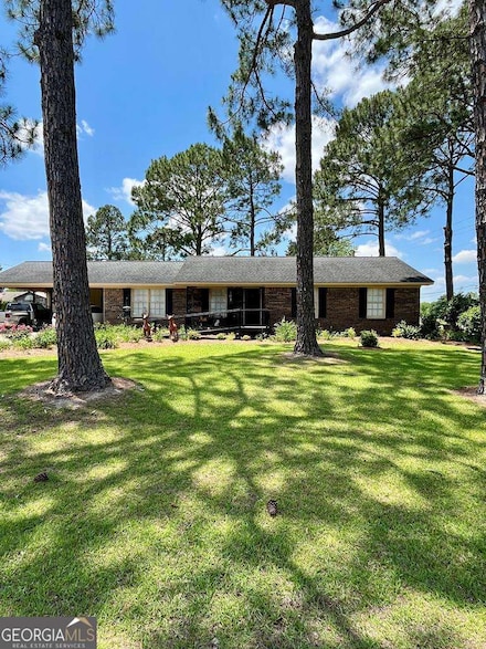 103 Meadowood Ln, Fitzgerald, GA 31750