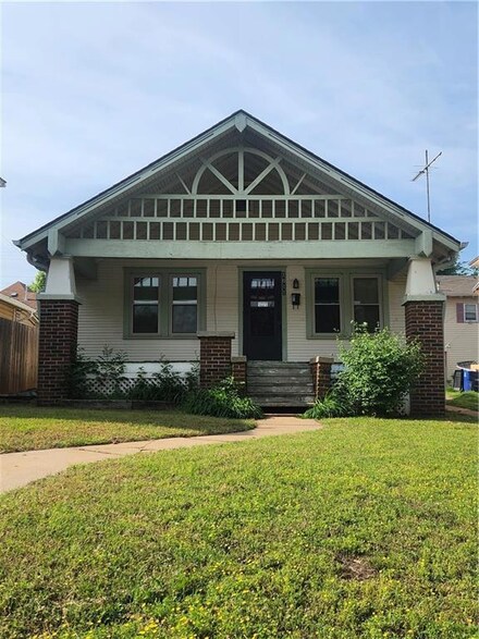 1011 E Noble Ave, Guthrie, OK 73044