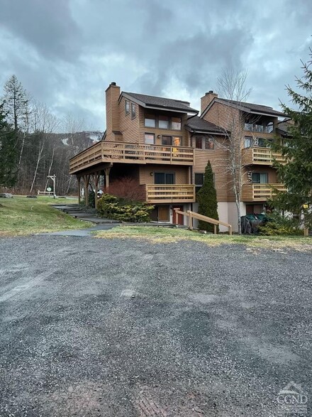 166 Hunter Dr Unit V8, Hunter, NY 12442
