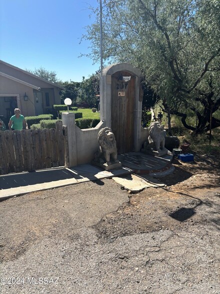 217 Vara Ct, Rio Rico, AZ 85648