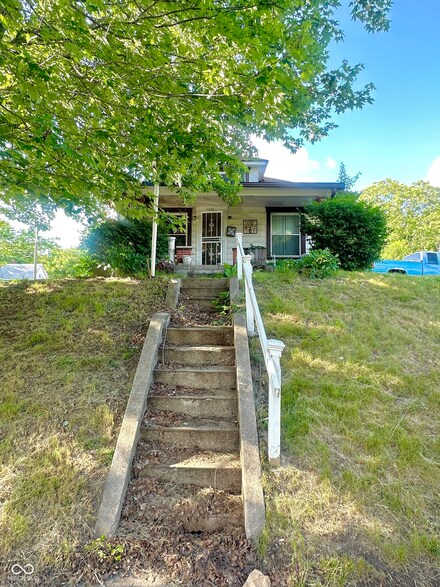 1430 W 14th St, Anderson, IN 46016