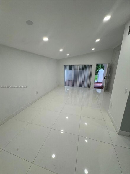 7699 SW 153rd Ct Unit 104, Miami, FL 33193