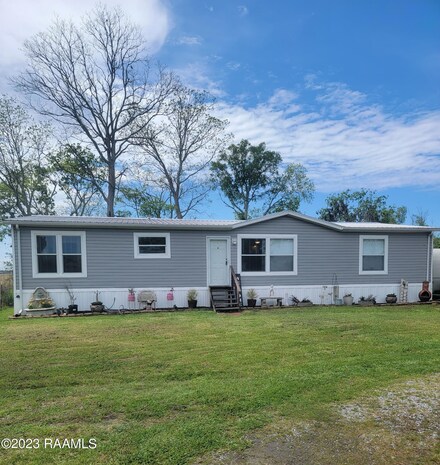 713 Coteau Holmes Rd, New Iberia, LA 70563