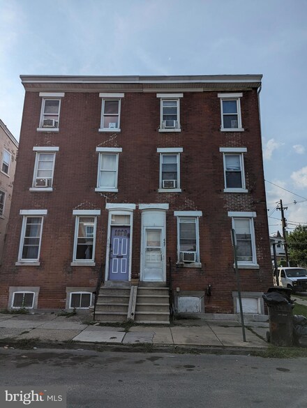 667 Corson St, Norristown, PA 19401