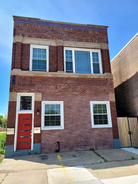 331 E Kensington Ave Unit 1, Chicago, IL 60628