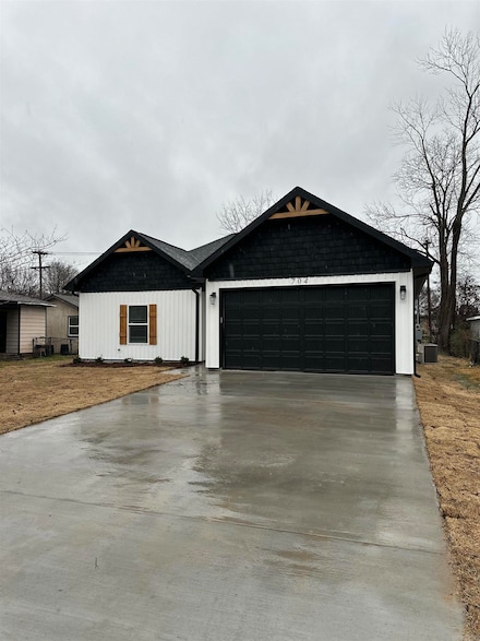 704 Graham Ave, North Little Rock, AR 72117