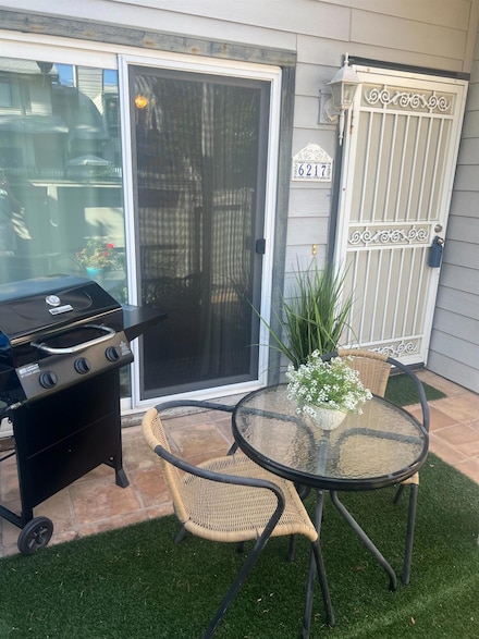 6217 Oak Valley Ln, Citrus Heights, CA 95621