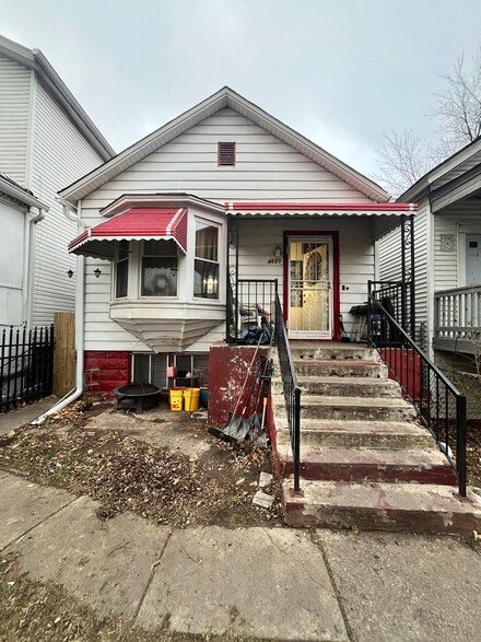 4820 W Ferdinand St, Chicago, IL 60644