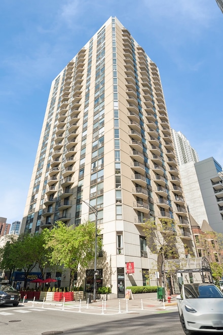 70 W Huron St Unit 708, Chicago, IL 60654