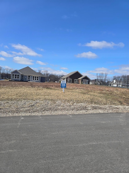 888 Snow Goose Ln, Menasha, WI 54952