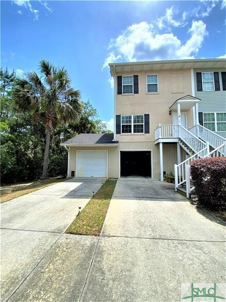 301 Laurel Oak Ln, Savannah, GA 31404