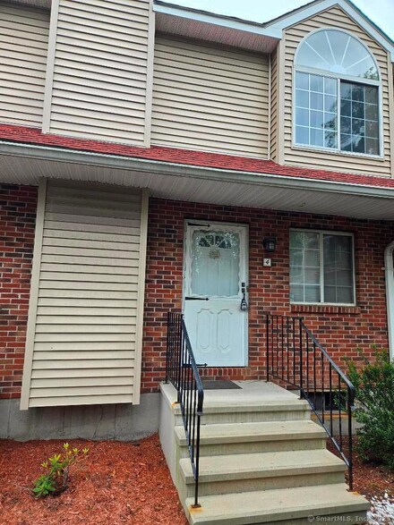62 Pierpont Rd Unit 4, Waterbury, CT 06705