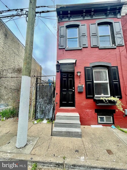 2626 N Waterloo St, Philadelphia, PA 19133