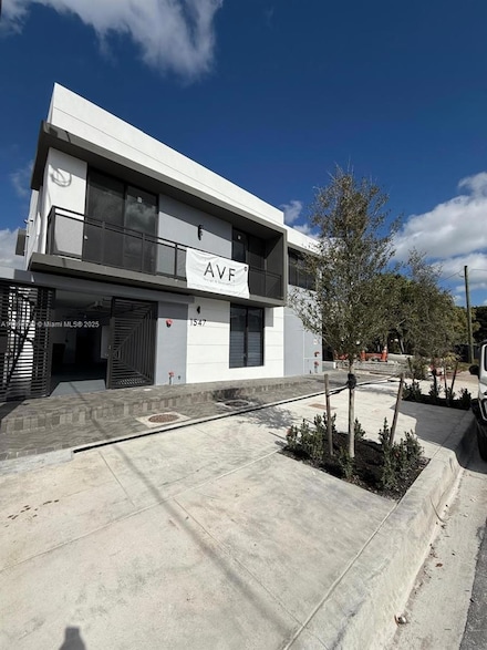 1547 NW 2nd St Unit 202, Miami, FL 33125