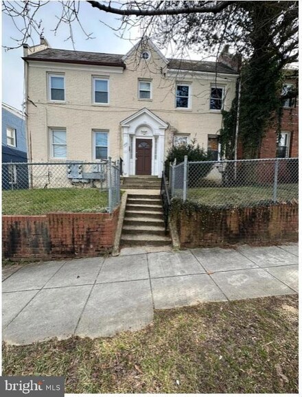 4937 1st St NW, Washington, DC 20011