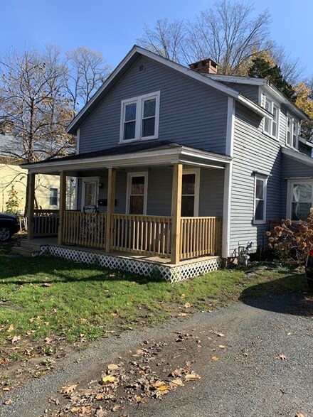 288 Riverside Dr, Florence, MA 01062