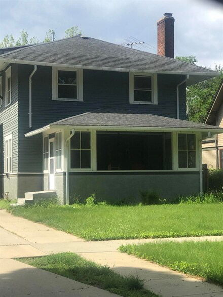230 Alta Vista Ave, Waterloo, IA 50703