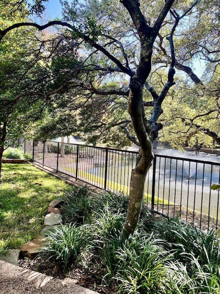 6506 Brook Lake Dr, Dallas, TX 75248