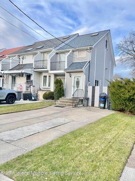 459 Raritan Ave, Staten Island, NY 10305