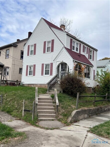 1702 Grand Ave, Toledo, OH 43607