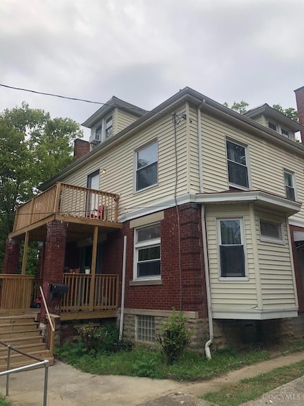 3046 Bracken Woods Ln, Cincinnati, OH 45211
