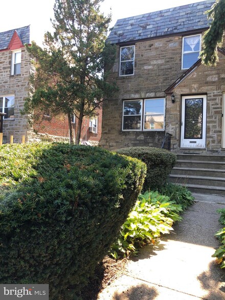 1010 E Slocum St, Philadelphia, PA 19150
