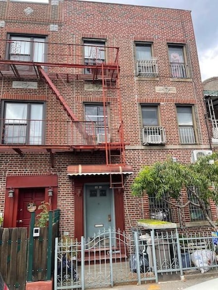 6920 12th Ave, Brooklyn, NY 11228