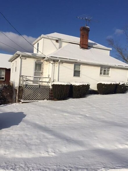 324 Rowes Run Rd, Grindstone, PA 15442