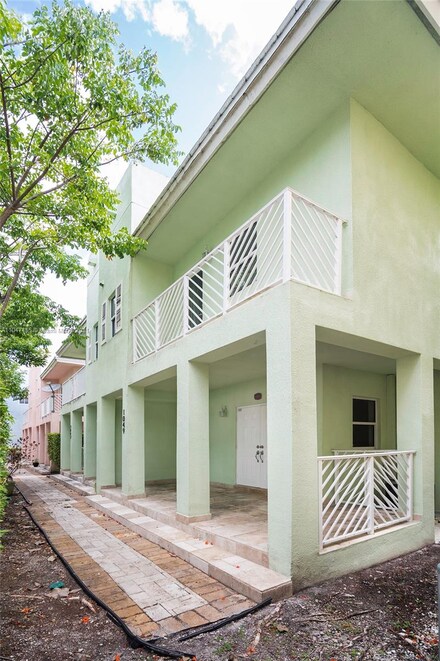 1049 SW 9th Ct Unit L1, Miami, FL 33130