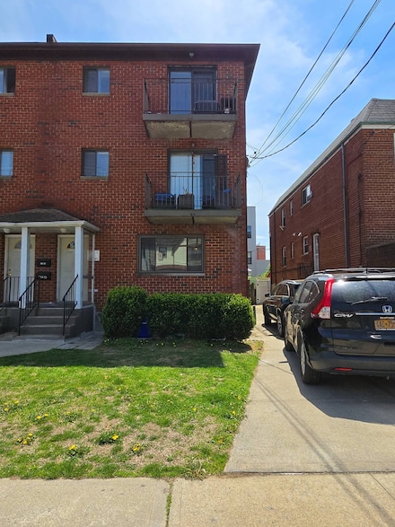 214-16 40th Ave Unit 3, Flushing, NY 11361