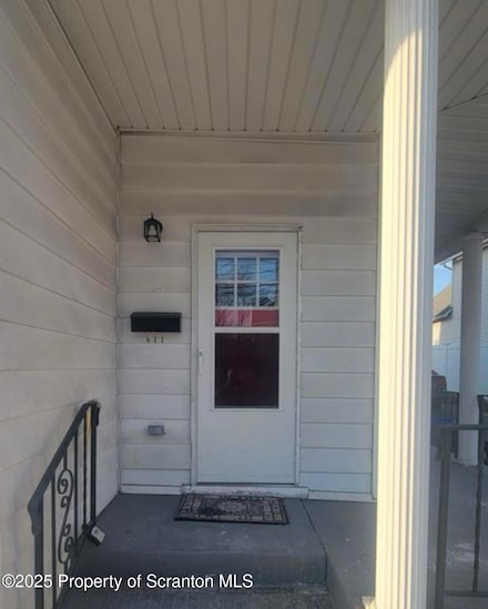 611 Main St, Dupont, PA 18641