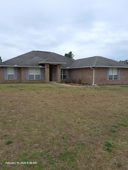 2384 Barberee Dr, Crestview, FL 32536