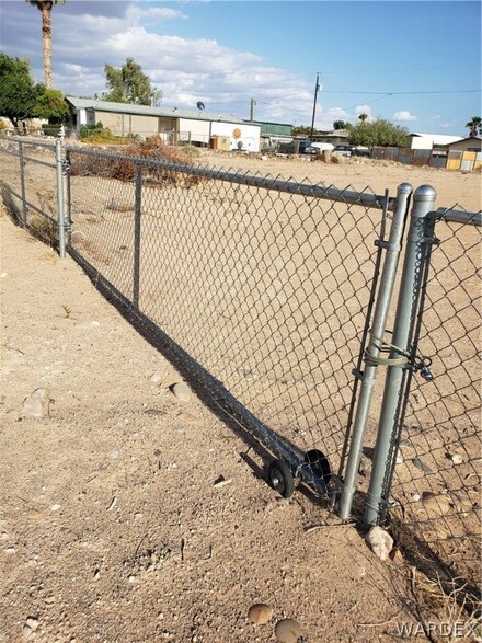 5132 & 5126 Casa Grande Dr Dr, Topock/Golden Shores, AZ 86436