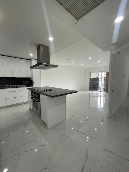 8290 Lake Dr Unit 427, Doral, FL 33166
