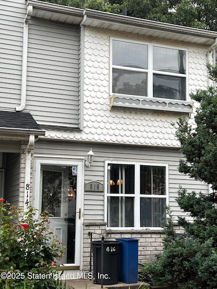 816 Bloomingdale Rd, Staten Island, NY 10309