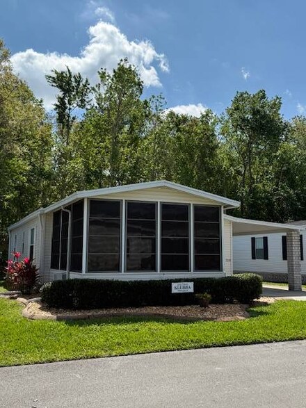 729 Royal Forest Dr, Auburndale, FL 33823