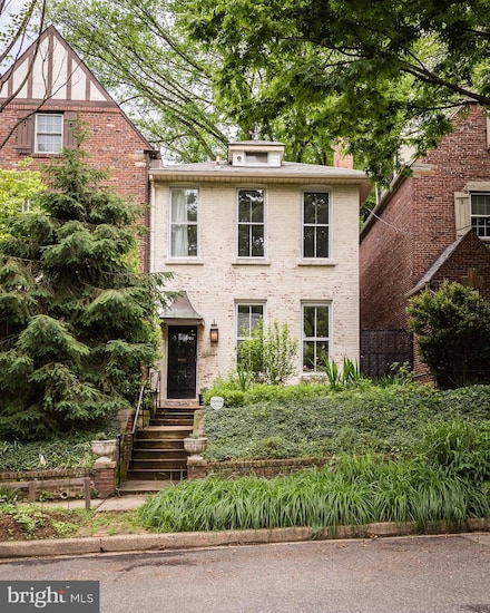 4445 Volta Place NW, Washington, DC 20007