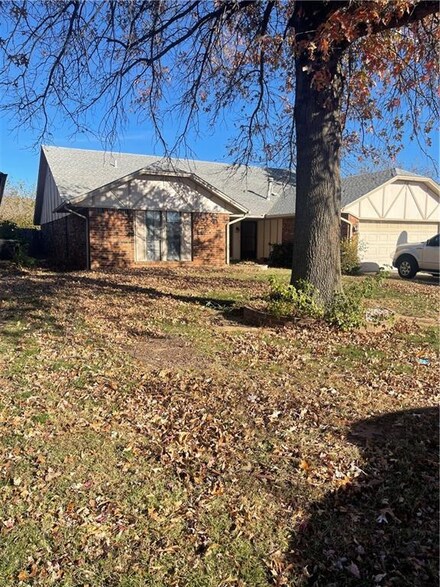 11609 SW 4th St, Yukon, OK 73099