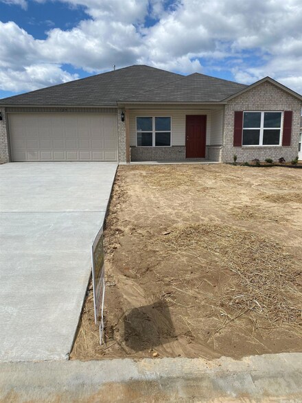 1129 Santa fe Trail, Bauxite, AR 72011