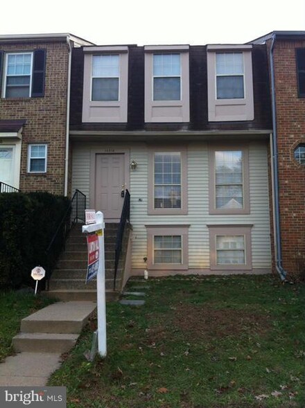 14216 Savannah Dr, Woodbridge, VA 22193